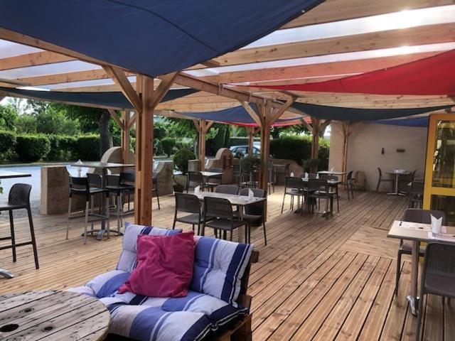 Logis Hotel Le Clos Saint Loup Bram Esterno foto